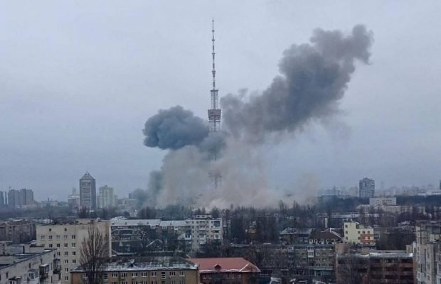Rusijos atakos Kijeve (nuotr. Twitter)