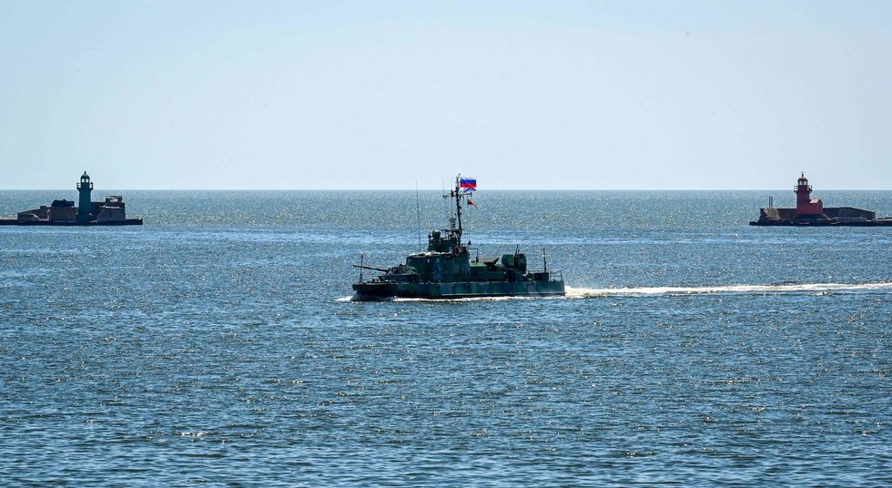 Grėsmė iš Juodosios jūros: dislokuoti 5 laivai su 40 raketų, galinčių smogti Ukrainai (nuotr. SCANPIX)
