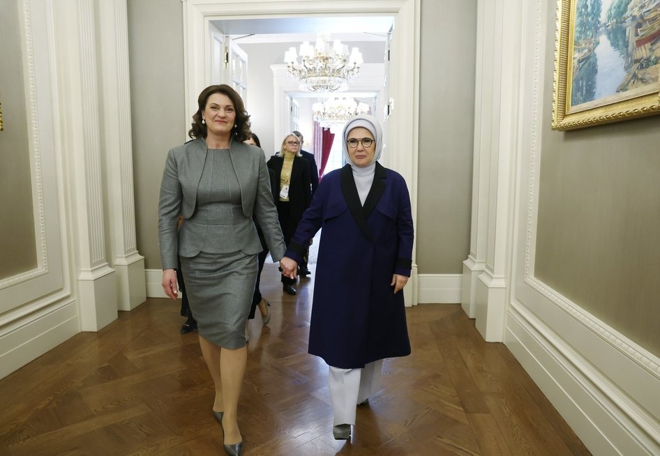 Diana Nausėdienė ir Emine Erdogan (nuotr. Lietuvos Respublikos Prezidento kanceliarijos)