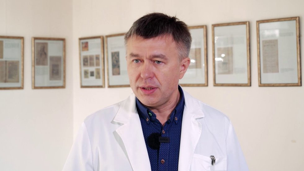 Profesorius D. Jatužis pataria užbėgti insultui už akių: „Net 85 proc. insultą patyrusių žmonių į medikus kreipiasi per vėlai“