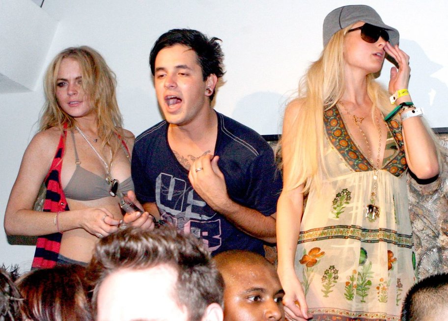 Lindsay Lohan ir Paris Hilton vakarėlyje