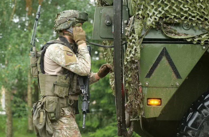 Karinės technikos žymėjimas (nuotr. Lietuvos kariuomenės)