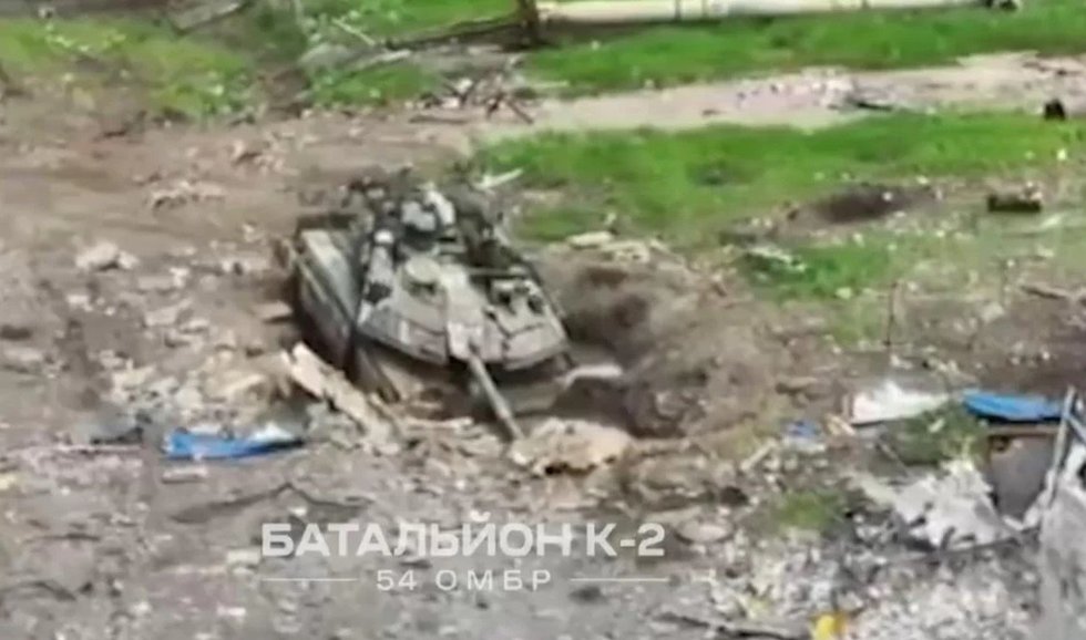 Sunaikintas rusų tankas (nuotr. Telegram)