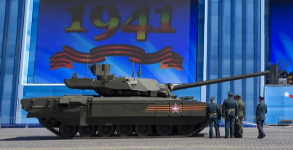 „Armata“ 2015-aisiais užgeso karinio parado repeticijos metu (nuotr. YouTube)