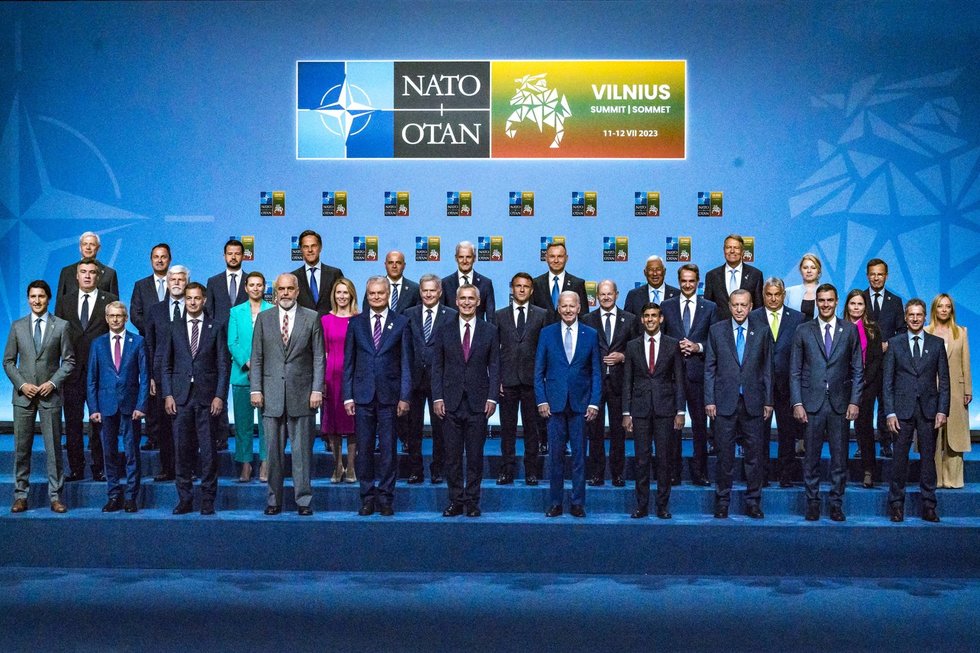 NATO vadovų susitikimo Vilniuje šeimos nuotrauka (nuotr. SCANPIX)