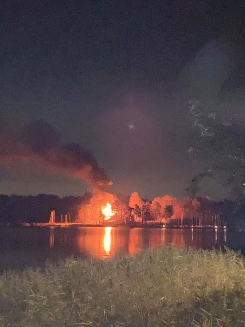 Big fire in Trakai: yacht club burned