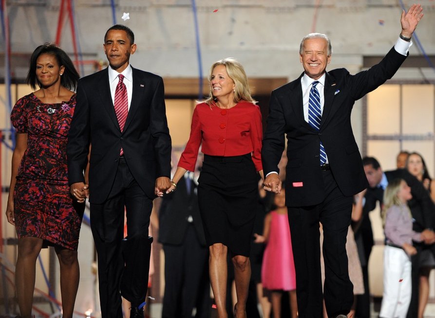 B. Obamai 2008-aisiais tapus JAV prezidentu, J. Bidenas buvo paskirtas eiti viceprezidento pareigas 