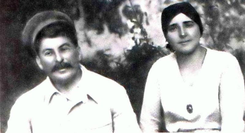Stalinas su žmona (Nadežda Alilujeva)