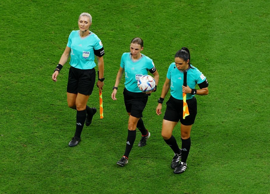 Moterų teisėjų komanda Pasaulio taurėje (nuotr. SCANPIX)