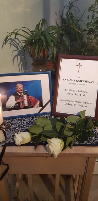 Mirė gerbiamas kapelos „Joldija“ muzikantas Antanas Kniečiūnas (nuotr. facebook.com)