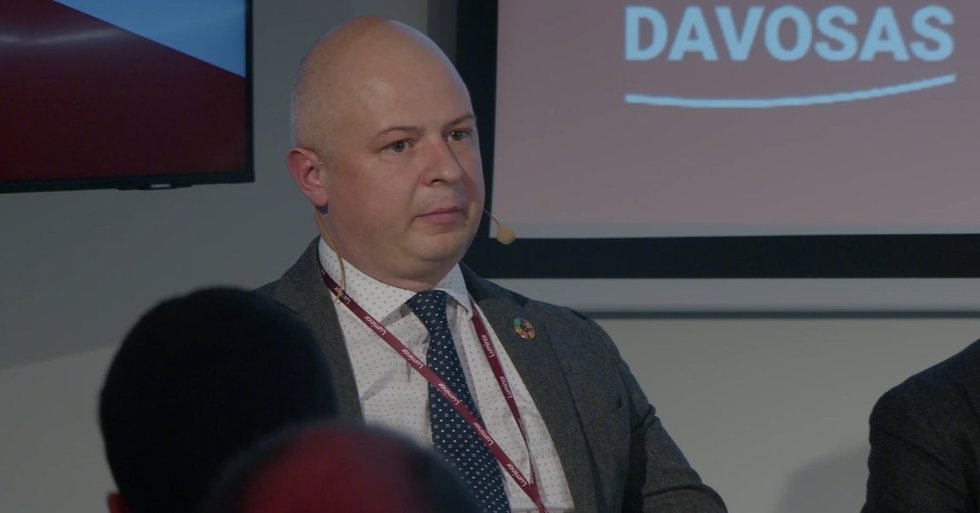 Simonas Gentvilas („Lietuvos Davosas 2024“, transliacijos ekrano nuotr.)