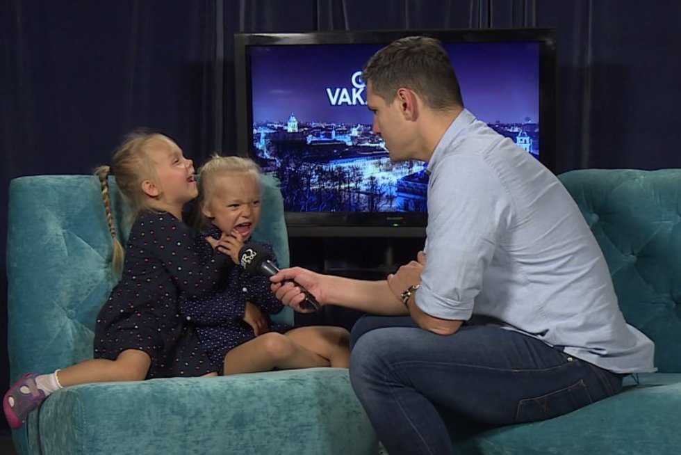 Jankevičių hipnotizavo geltonkasės sesutės: šėlo televizijos laidoje (nuotr. TV3)