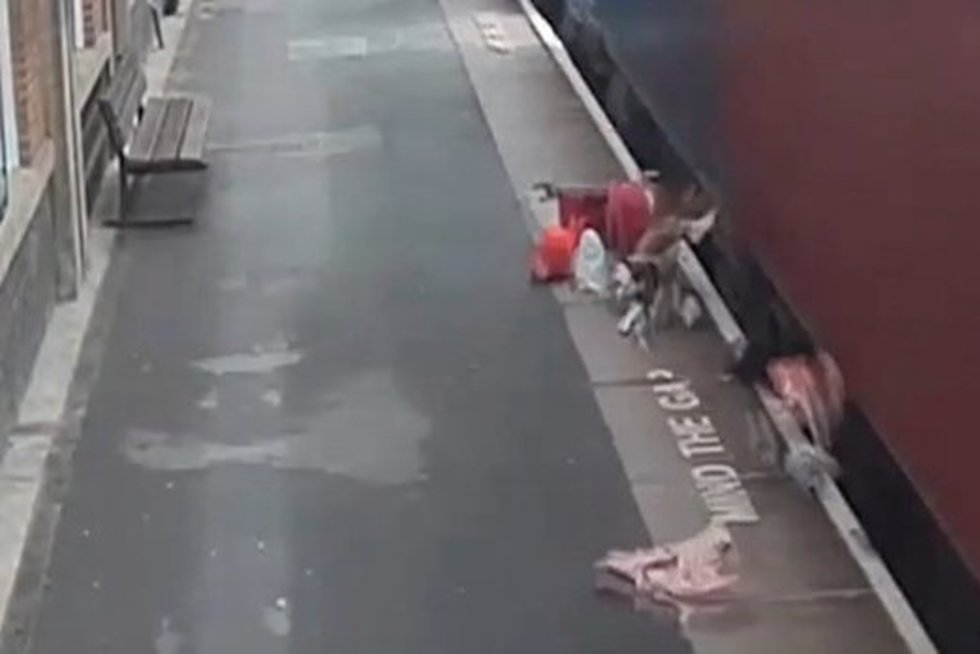 Incidentas traukinių stotyje (nuotr. YouTube)