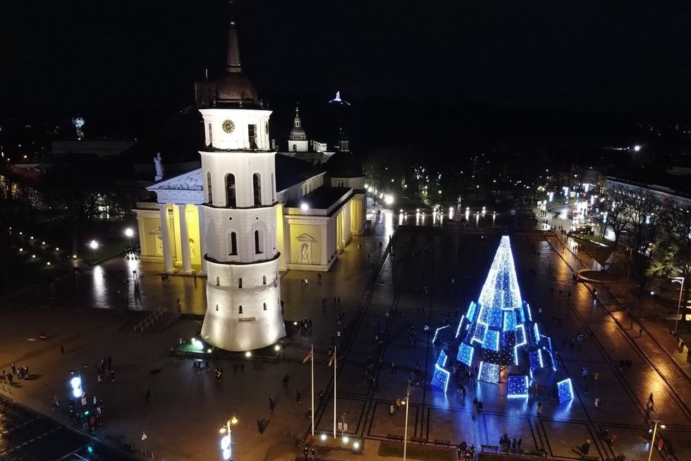 Vilnius įžiebė Kalėdinę eglę (nuotr. TV3)  