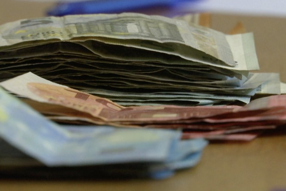 Lietuviai sukčiams atiduoda vis daugiau pinigų: šiemet apgaule pasisavino daugiau nei 25 milijonus eurų (nuotr. stop kadras)