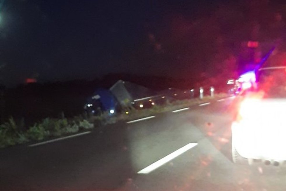 Nelaimė Plungės rajone: per avariją žuvo 2 žmonės (nuotr. facebook.com)