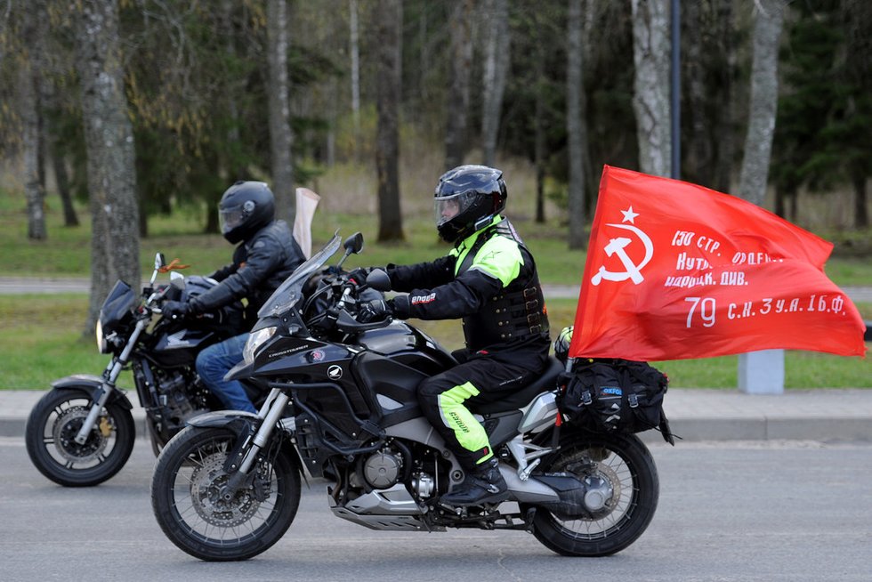Rusų motociklininkai (nuotr. SCANPIX)