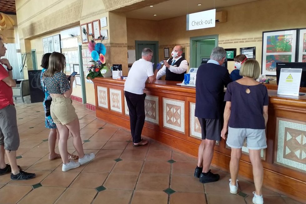 Dėl koronaviruso uždarytas Tenerifės viešbutis „H10 Costa Adeje Palace“ ir paskelbtas karantinas. (nuotr. SCANPIX)