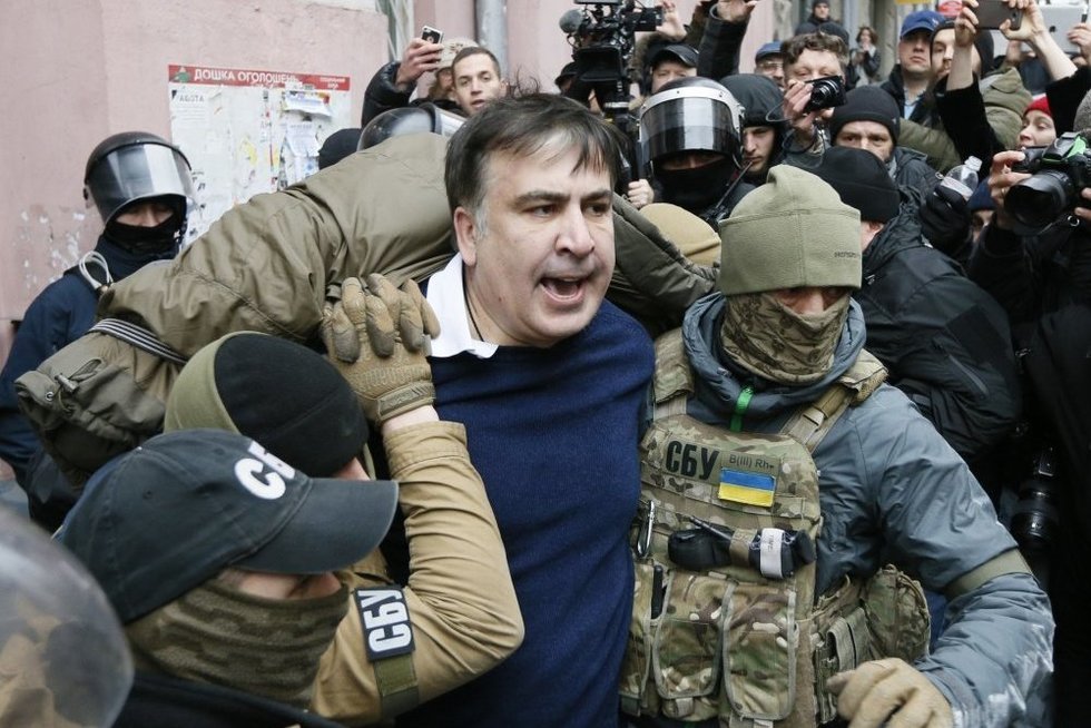 Kijeve suimtas valdžiai ultimatumą paskelbęs Michailas Saakašvilis (nuotr. SCANPIX)