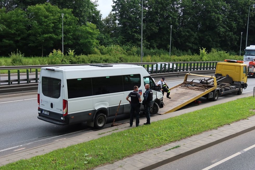 Vilniuje girtas vairuotojas suniokojo greičio matuoklį (nuotr. Broniaus Jablonsko)