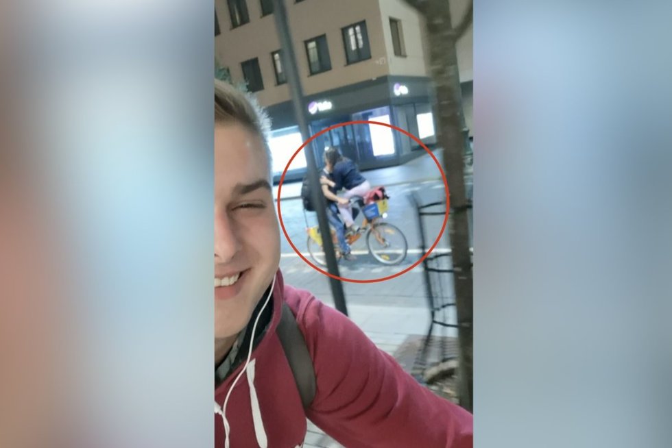 Pamatęs, kaip Vilniaus centre porelė važinėjasi dviračiu, vaikinas griebė kamerą (nuotr. stop kadras)