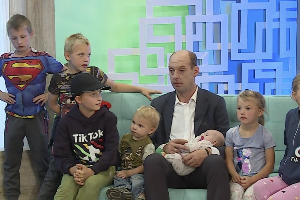 Aštuonis vaikus auginantis vyras paprašė savo dviejų sūnų atleidimo: dėl to labai gailisi  