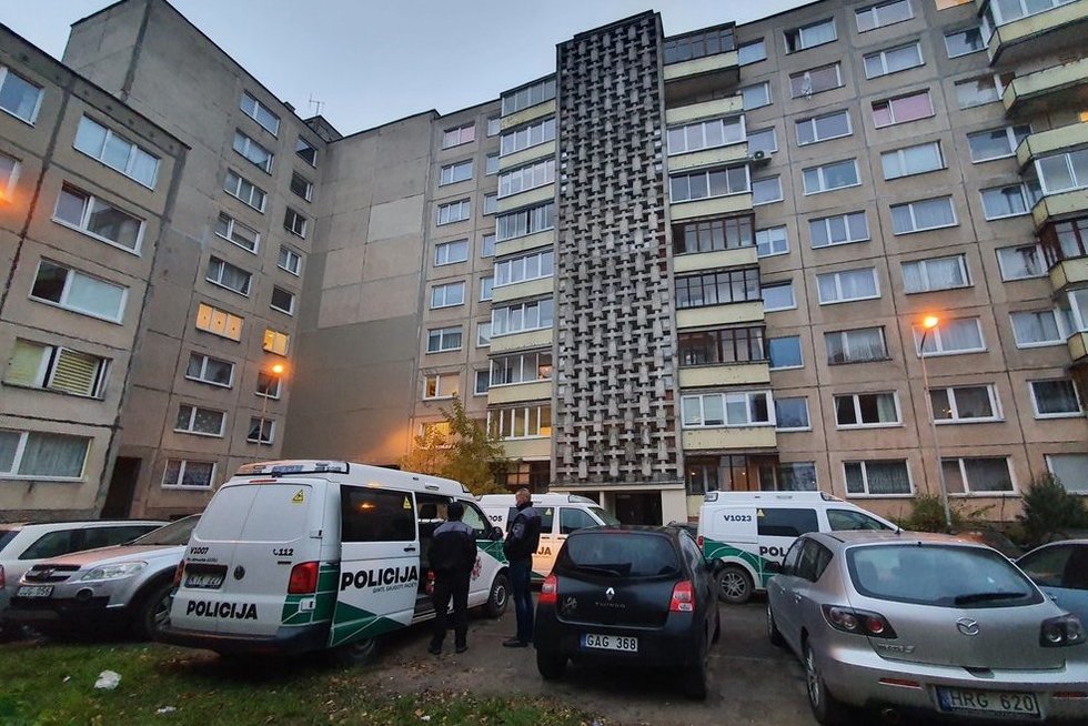 Kraupus nusikaltimas sostinėje: kraujo baloje rasta nužudyta moteris (nuotr. Bronius Jablonskas/TV3)  